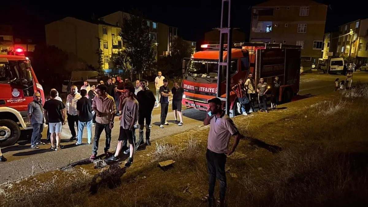 İstanbul Arnavutköy’de yangını paniği: Alevler mezarlığa ulaşmadan söndürüldü