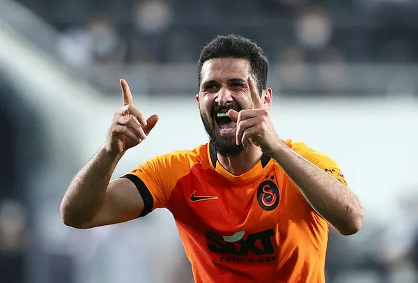 galatasarayli-emre-akbabadan-sampiyonluk-mesaji-cifte-bayram-yasatiriz-1620926101956.jpg
