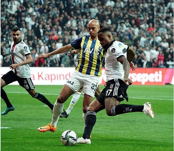 son-dakika-fenerbahce-tisserand-ile-yollarini-ayirdi-1661087648448.jpg