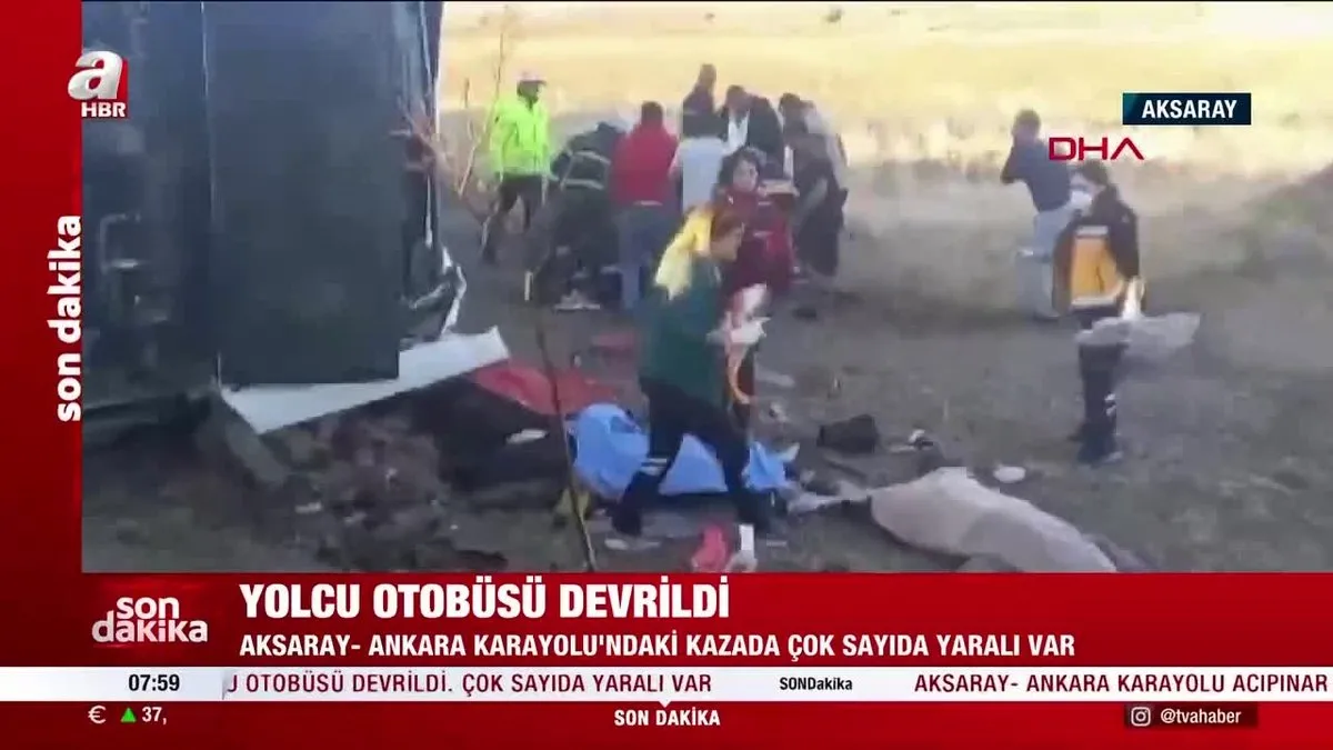 Aksaray’da feci kaza! Yolcu otobüsü devrildi