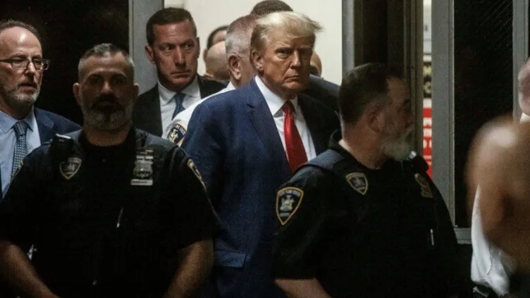 Eski Başkan Donald Trump hapse mi girecek?