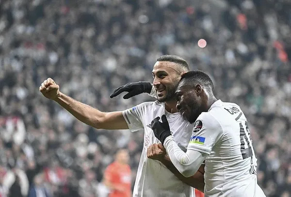 cenk-tosun-yildizlasti-besiktas-evinde-alanyasporu-farkli-gecti-besiktas-3-0-alanyaspor-mac-sonucu-1674846096182.jpeg
