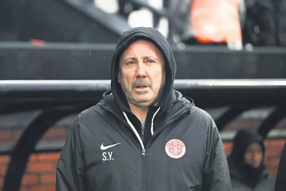 abdullah-avci-ile-u15-oyuncusu-arasinda-keyifli-sohbet-yine-yan-pas-diyorlar-1704842719442.jpeg Abdullah Avcı ile U15 oyuncusu arasında keyifli sohbet: Yine yan pas diyorlar!-5