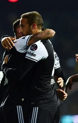 Kartal zirveye kondu