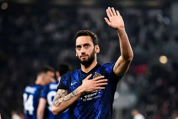 İnter'de forma giyen milli futbolcu Hakan Çalhanoğlu attığı golle Juventus'un 16 maçlık serisine son verdi!-4