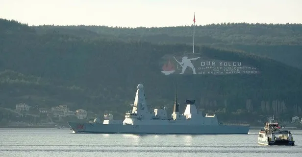 İngiliz savaş gemisi HMS Dragon, Çanakkale Boğazı’ndan geçti