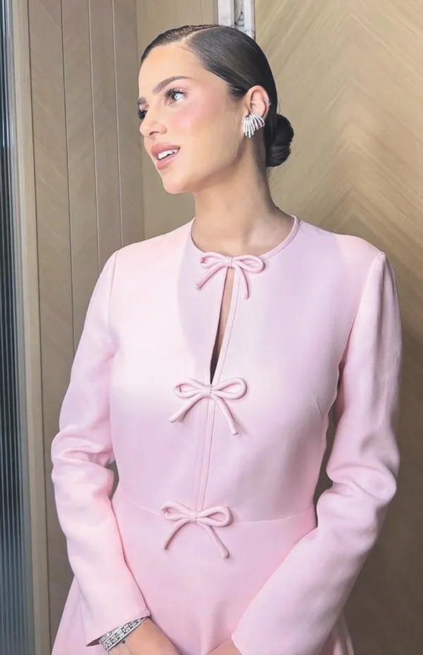 sabanci-yalisinda-mevlit-haci-sabanci-ile-nazli-sabancinin-kizi-arzu-alaranin-40i-uctu-1695948600407.jpeg Sabancı yalısında mevlit! Hacı Sabancı ile Nazlı Sabancı’nın kızı Arzu Alara’nın 40'ı uçtu-2