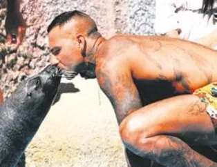 Çocuklar gibi eğlendi