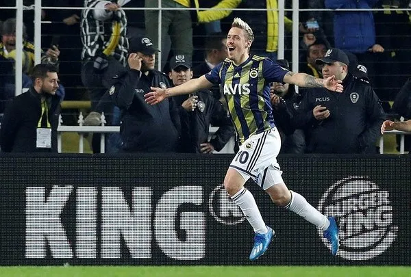 max-kruse-emre-belozoglu-ile-kapisti-fenerbahceden-ayrildi-1592524836091.jpeg