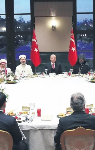 Başkan Recep Tayyip Erdoğan dini azınlık cemaatlerinin temsilcileriyle iftarda buluştu