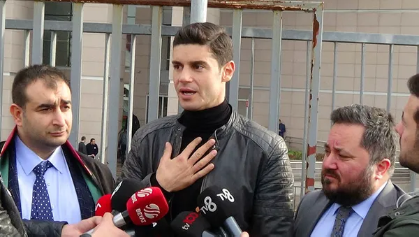 Oyuncu Berk Oktay ve eşi Merve Oktay hakim karşısına çıktı! 'Bu olay benim namus davamdır'-1
