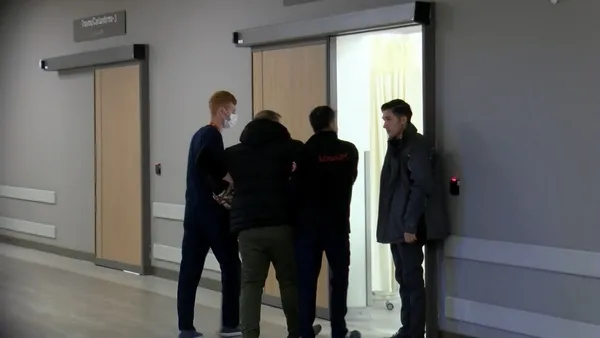 yarali-olarak-getirilen-minik-eymenin-baba-diye-aglamasi-yurek-parcaladi-1675827775064.jpg Yaralı olarak getirilen minik Eymen’in 'baba' diye ağlaması yürek parçaladı-7