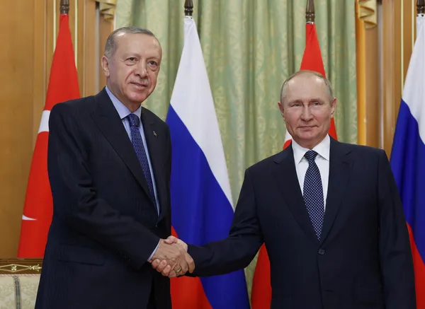 baskan-erdoganin-tahilin-fakir-ulkelere-gitmedigi-aciklamasi-rus-basinini-salladi-1662720296778.jpg Başkan Erdoğan'ın Putin'e tahıl desteği ses getirdi: Rus basını manşetlerine taşıdı-6