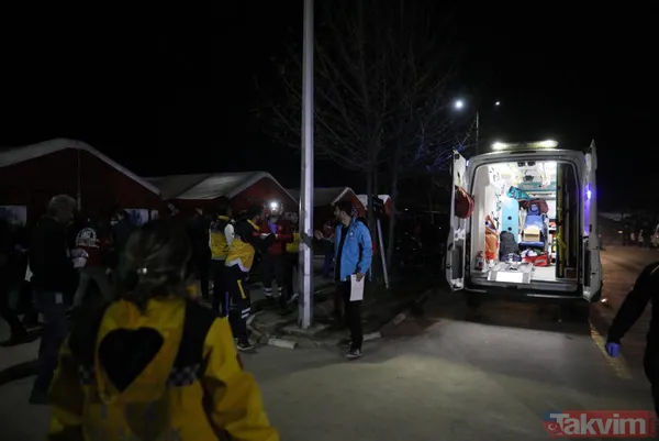 Hatay'da deprem! 6,4'lük sarsıntı sonrası büyük panik! İşte deprem sonrası yıkım anı - 46