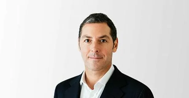 Raif Ali Dinçkök bayrağı devraldı