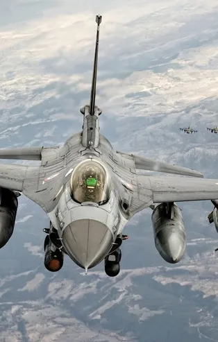 Son dakika: Türk jetleri Münbiç semalarında!