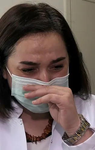 Koronavirüsü yenen doktor: '7 yaşındaki kızımın saçına ak düştü, oğlum 4 kilo verdi '