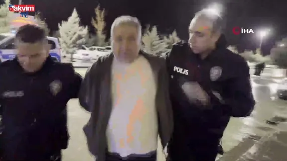 Niğde'de eski muhtar kurşun yağdırdı!