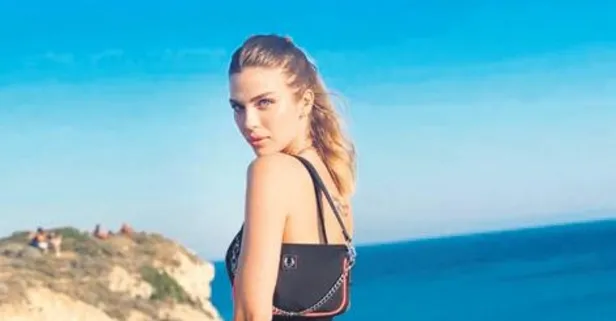 Yasemin Şefkatli'nin Bozcaada tatili sürüyor