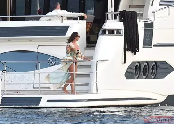 Asena Ve Eşi Hasan Dere