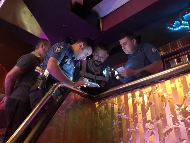 Bursa'da gece kulüplerine şok baskın! Böyle yakalandılar-6