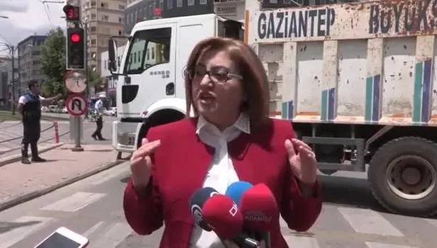 Fatma Şahin’den Akşener’e fotoğraflı yanıt