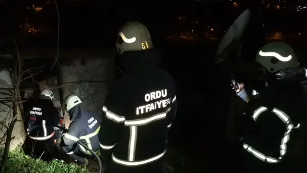 yangin-cikti-orduda-televizyon-ve-radyolarin-yayinlari-kesildi-1641536577657.jpg Yangın çıktı Ordu'da televizyon ve radyoların yayınları kesildi-2