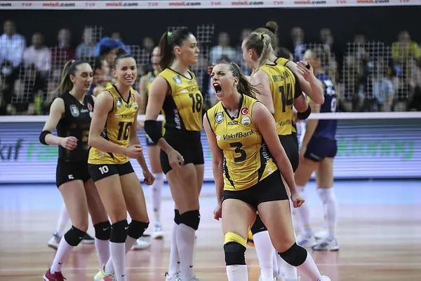 son-dakika-fenerbahce-bekoyu-3-2-yenen-vakifbank-sampiyon-oldu-1652378044789.jpg