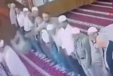 Manisa'da skandal olay! Namaz kıldıran imama plastik tabure ile vurdu