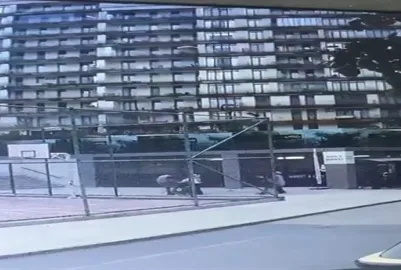 Dövüldü, dövüldü, dövüldü!