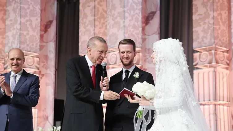Başkan Erdoğan yeğeninin nikah şahitliğini yaptı!