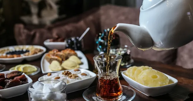 Bayramda kalp ve mideyi koruyan altın ölçü kuralı: Normal beslenmeye geçiş nasıl olmalı?