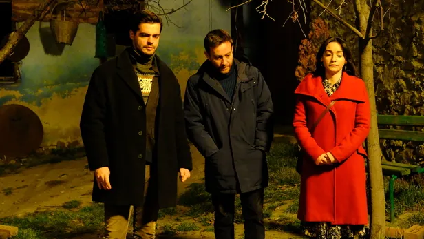 gonul-dagi-86-bolum-fragmani-izle-taner-dileksiz-yapamiyor-1675596033729.jpg GÖNÜL DAĞI 86. BÖLÜM FRAGMANI İZLE! Taner Dilek'siz yapamıyor! Yasemin'i bıraktı mezarı seçti! ''Ben yapamadım...''-3
