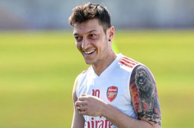 Mesut Özil'den Türk Kızılayı'na anlamlı destek! 713 bin liralık bağış yaptı