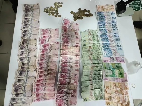 1639987987625.jpg Çorap satma bahanesiyle 1 saatte 2 bin 300 lira topladılar-4