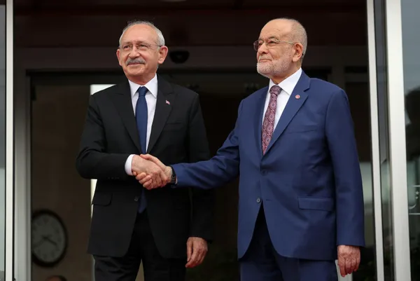 kilicdaroglunun-adayligi-aciklandi-turkiye-karsiti-blok-sevince-boguldu-yapay-zeka-sansi-yok-1678274980395.jpg Kılıçdaroğlu'nun adaylığı açıklandı: Türkiye karşıtı blok sevince boğuldu! Yapay zeka: Şansı yok-3