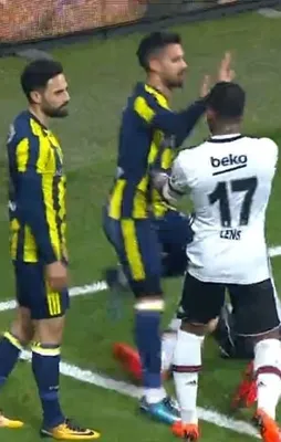 Alper Potuk kırmızı kart gördü