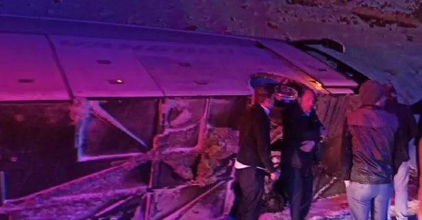 Malatya'nın Akçadağ ilçesinde yolcu otobüsü devrildi! Yaralılar var...