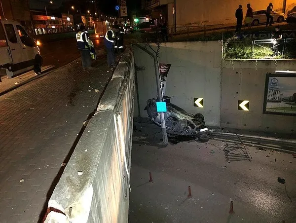 Son dakika: Bursa'da feci kaza: Babasından kaçırdığı otomobille köprüden uçtu-2