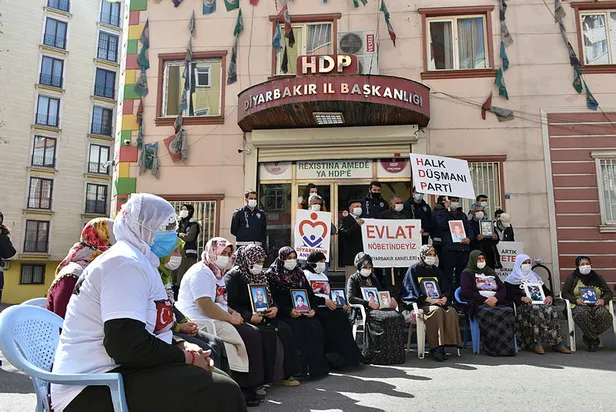 diyarbakir-annelerinden-chpli-ozelin-sozlerine-tepki-hdpyi-pkkyi-lanetleyip-kinamasini-istedik-bize-cevap-vermedi-1615126497065.jpg