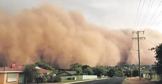 Avustralya'nın yarısı yanarken, diğer yarısında dolu yağdı