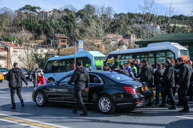Başkan Erdoğan minibüsçülerle sohbet etti