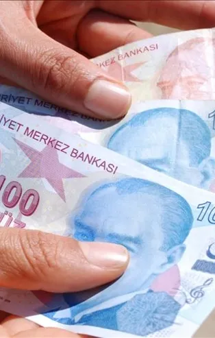 Kardeşini bayramda 7 bin lira için öldürdü