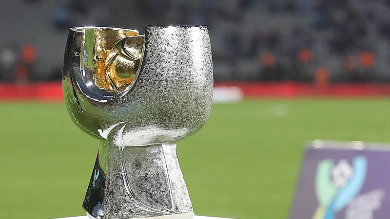 super-kupa-finali-ne-zaman-oynanacak-2024-galatasaray-besiktas-final-maci-tarihi-belli-oldu-mu-hangi-kanalda-y-1716784099736.jpg Galatasaray - Beşiktaş final maçı tarihi belli oldu mu? Süper Kupa finali ne zaman oynanacak 2024? Hangi kanalda yayınlanacak?-5