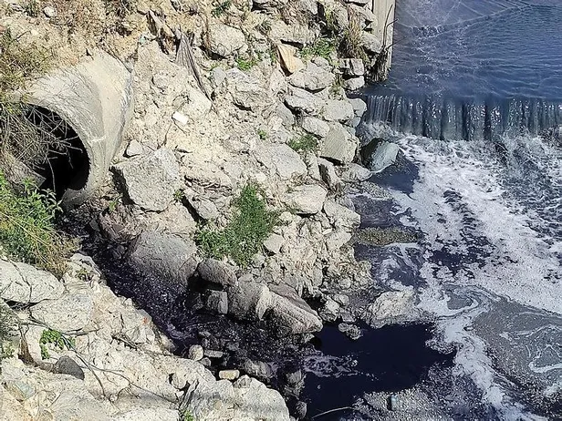 İstanbul Haramidere'de çevre faciası! Vatandaşlar kötü koku ve kirlilik nedeniyle isyan etti-1