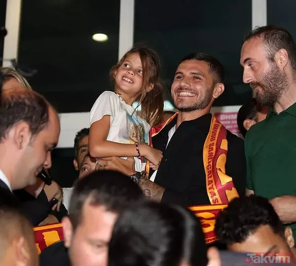 Mauro Icardi'nin eşi Wanda Nara yere fena düştü! Galatasaray'ın yeni yengesi nazara geldi! Bir anda gözden kaybolunca... - 4