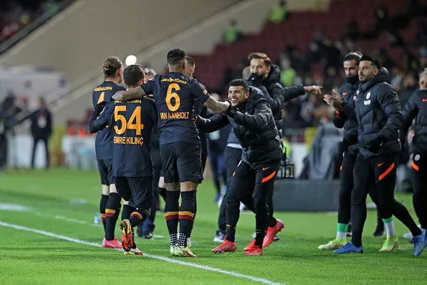 1642410200873.jpg Galatasaray çöktü! Tarihin en kötü performansı-3