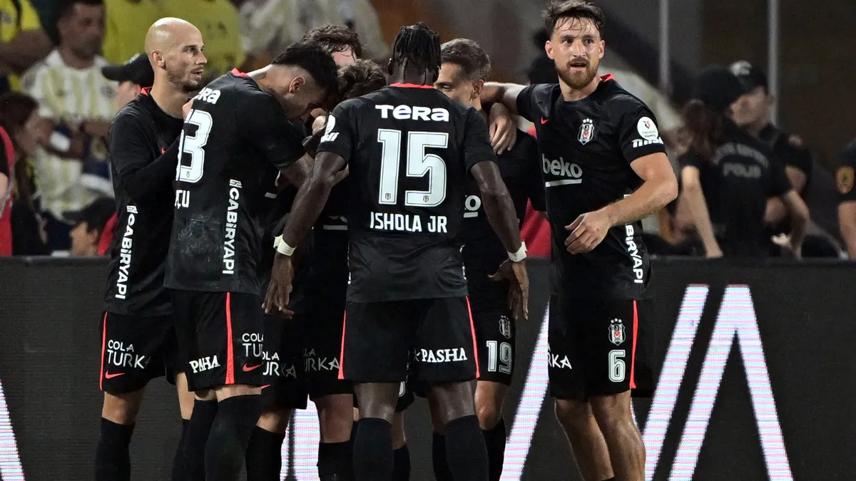 İlk derbide muhteşem geri dönüş! Beşiktaş Süper Lig'de Fenerbahçe'yi 2-1 yendi