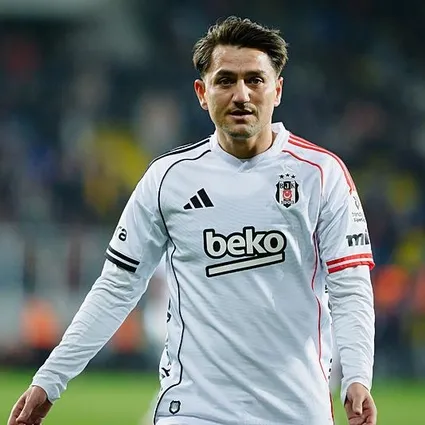 Cengiz Ünder istiyor Beşiktaş düşünüyor!