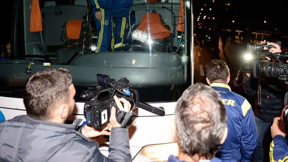 fenerbahce-takim-otobusune-saldirida-11-yil-sonra-yeni-delil-zinciri-1786800079741.jpeg Fenerbahçe takım otobüsüne saldırıda 11 yıl sonra yeni delil zinciri-3